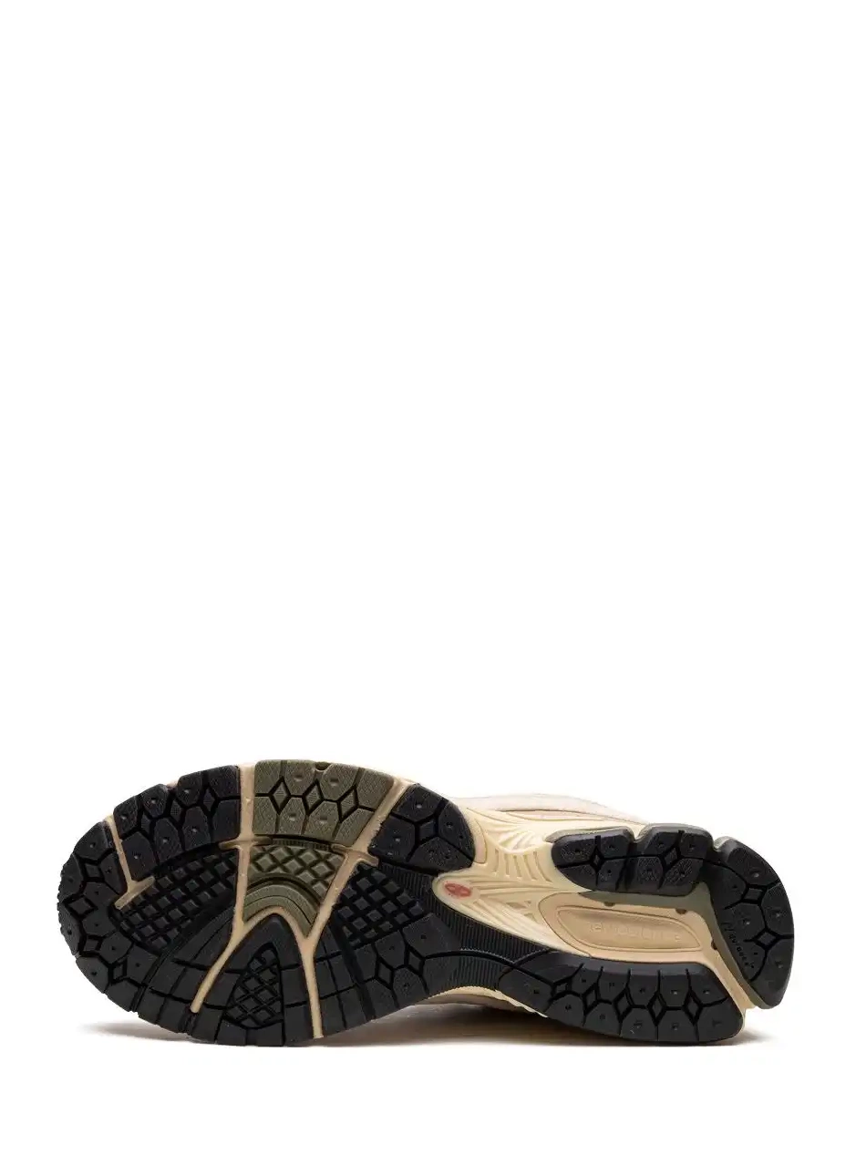 - New  2002R sneakers Balance Pack 